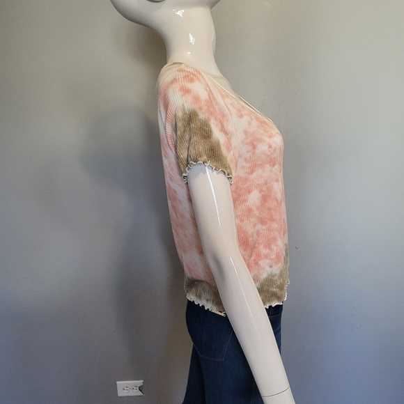 American Eagle Tie Dye Snap Front Baby Tee with Scalloped Edges, BNWT, Size XL - Picture 2 of 8